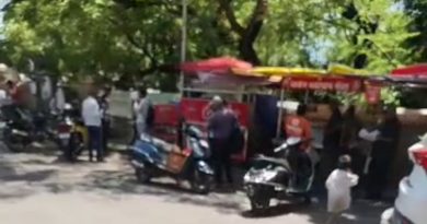 पुणे कॅम्पमध्ये ‘गार्डन वडा पाव’ पुन्हा सुरू;फुटपाथ अतिक्रमणामुळे नागरिक त्रस्त,पोलीस आयुक्तांनी बेकायदेशीर हॉकर्सवर कठोर कारवाई करावी,